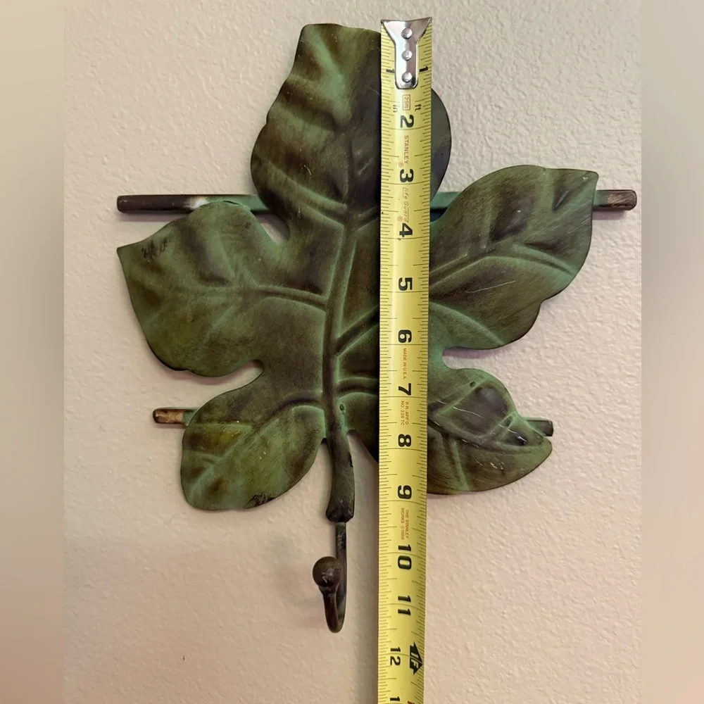 Metal Green Leaf Wall Hook
